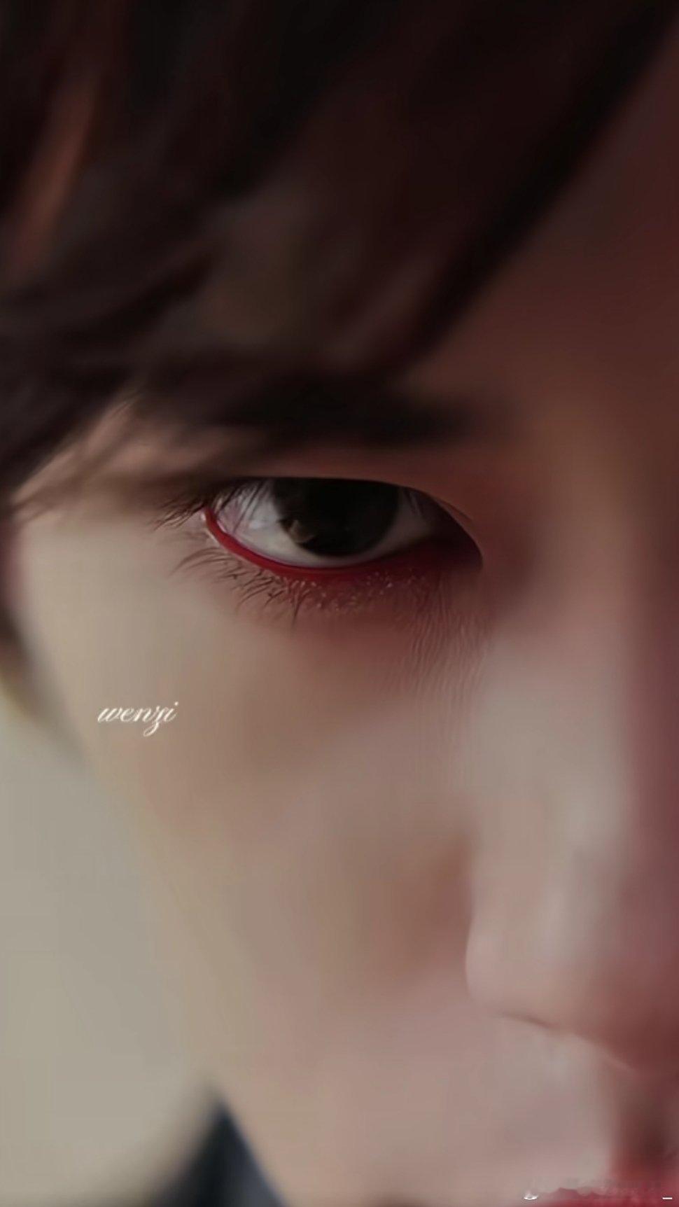 #易烊千玺[超话]# 这是谁的眼睛呀[害羞][害羞]之前看那种说只要凭借一个部位