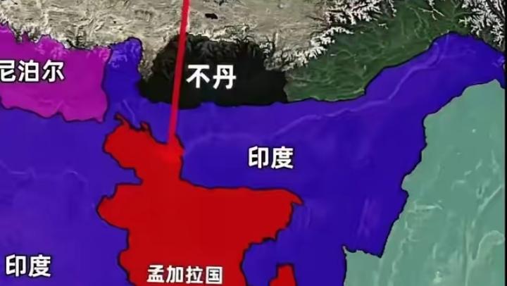 “现在泰国是完完全全交了投名状，然后把柬埔寨打的也不得不交投名状。老挝其实已经相