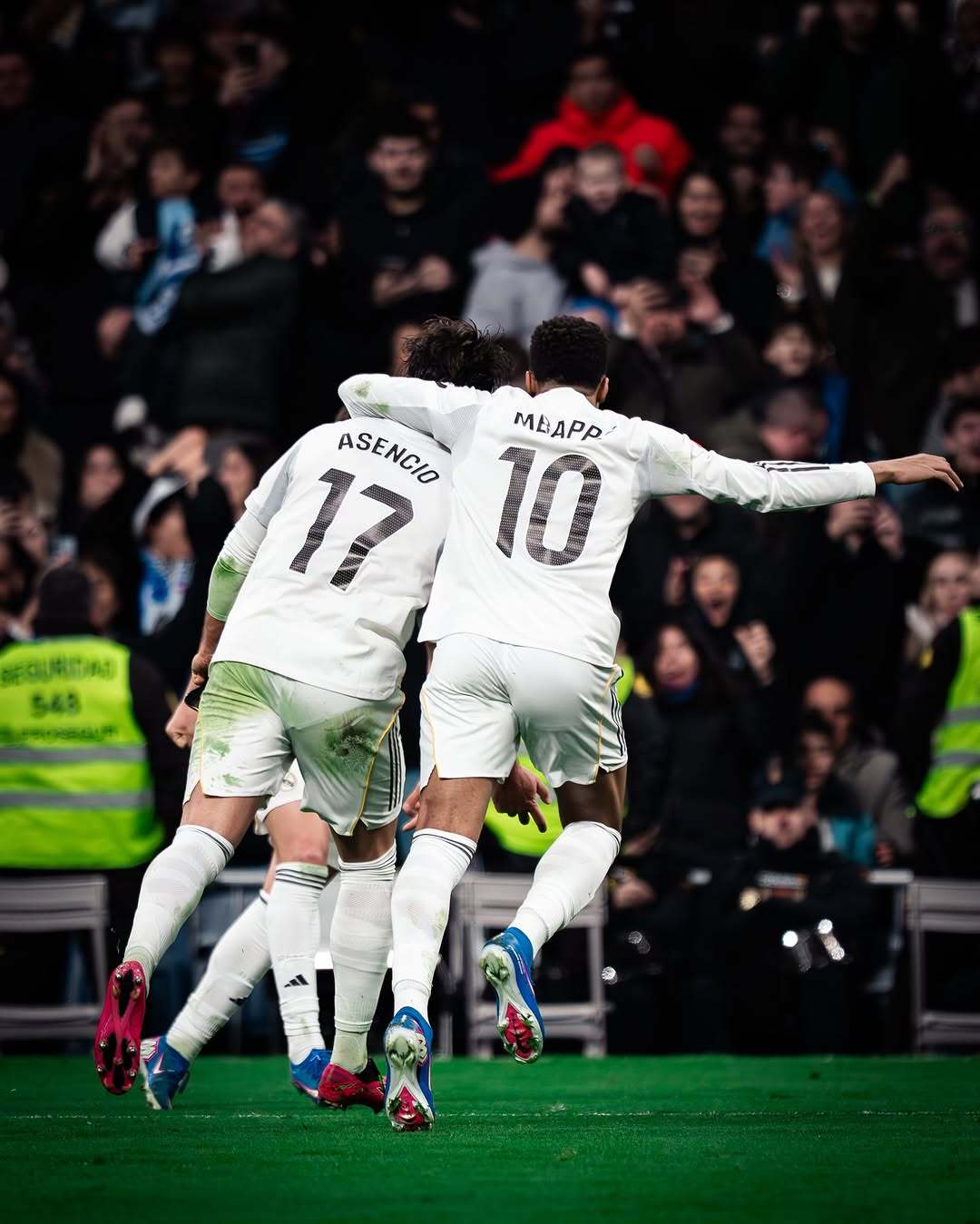 皇马皇马 电影质感15p-漫天嘘声中的胜利姆巴佩和阿森西奥进球 