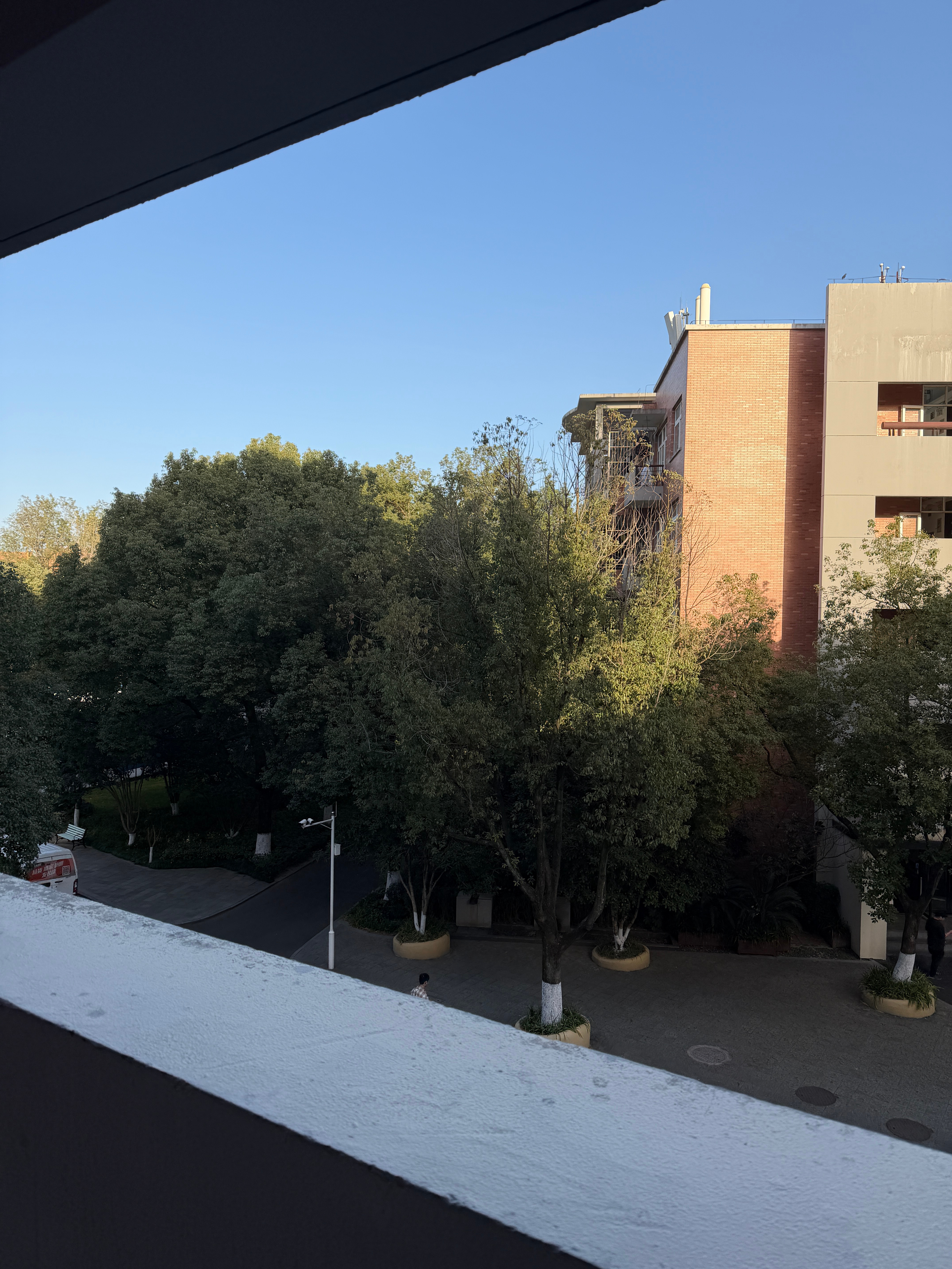 2026年国考371.8万人朋友今天也去考了听他说竞争蛮激烈，他报的那岗位：二三