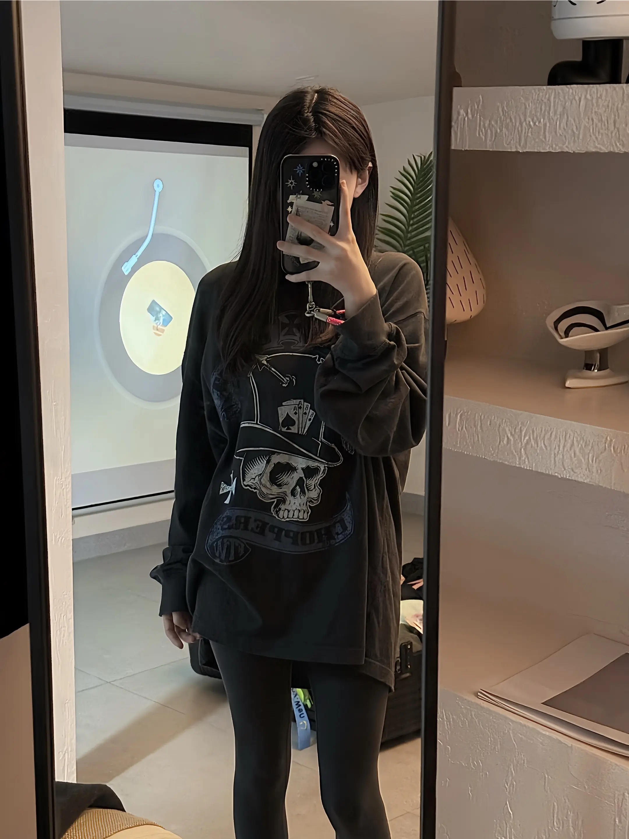 看见你牵住她的手