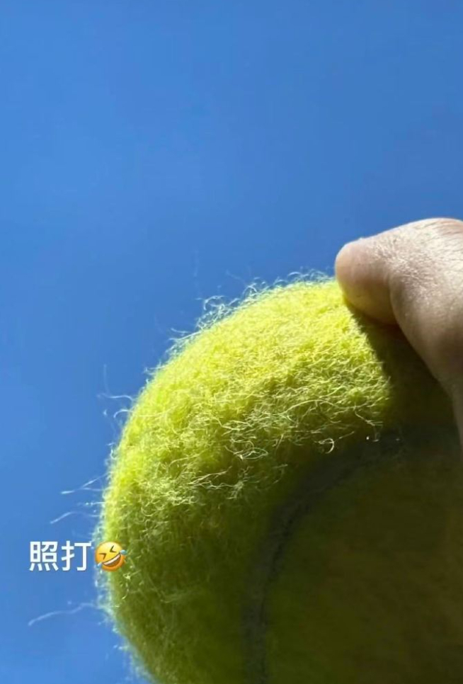 【“周杰伦与刘若雪有私生子”热搜爆了，周杰伦更新社交媒体，晒网球图回应：照打】周