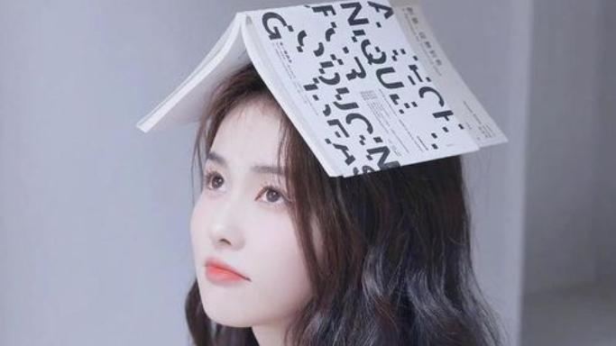 你知道吗？第三方平台公开的最新数据显示，白鹿近30天在短视频平台累计掉粉117万