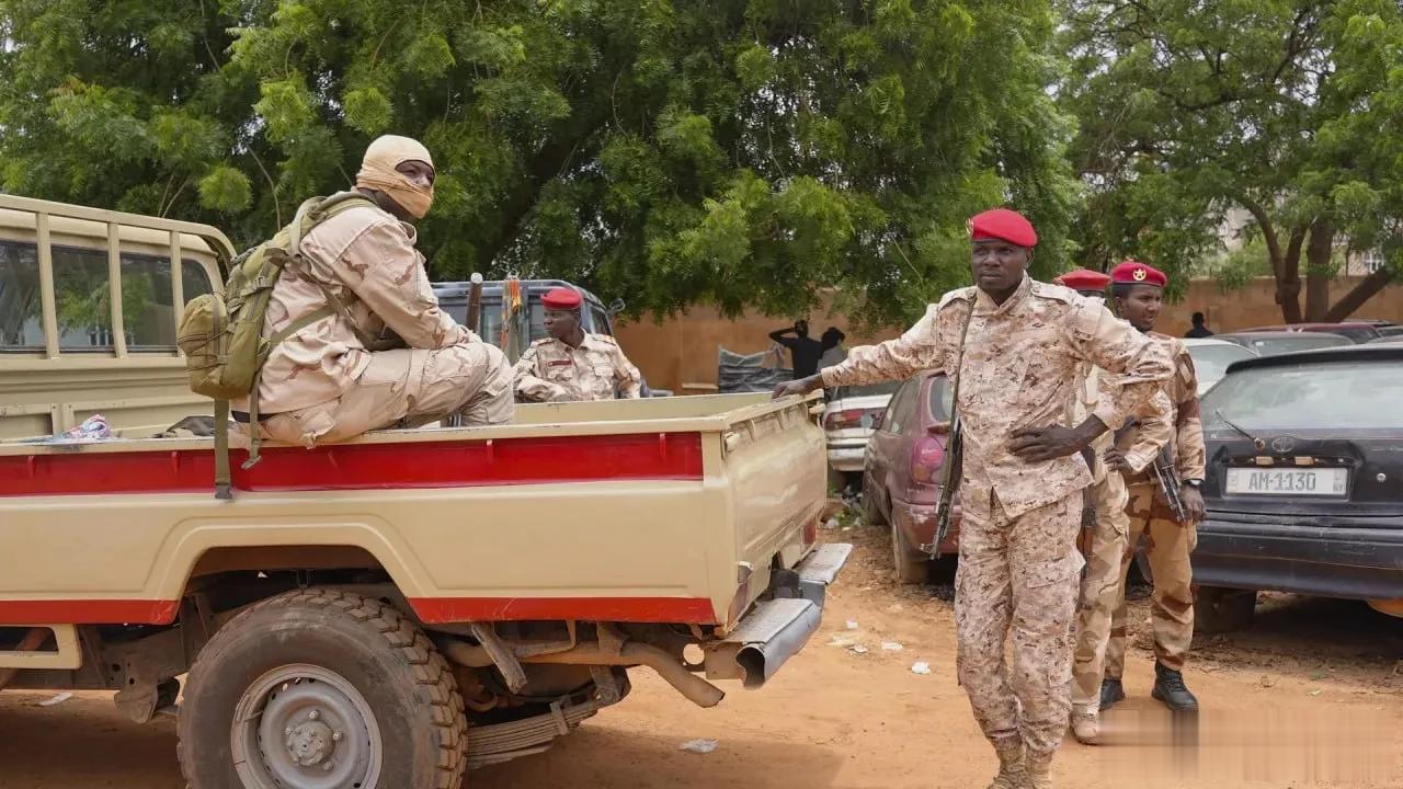 快讯:🇳🇪 🇫🇷 法国可能试图挑衅尼日尔而发动入侵

尼亚美大学教授阿马
