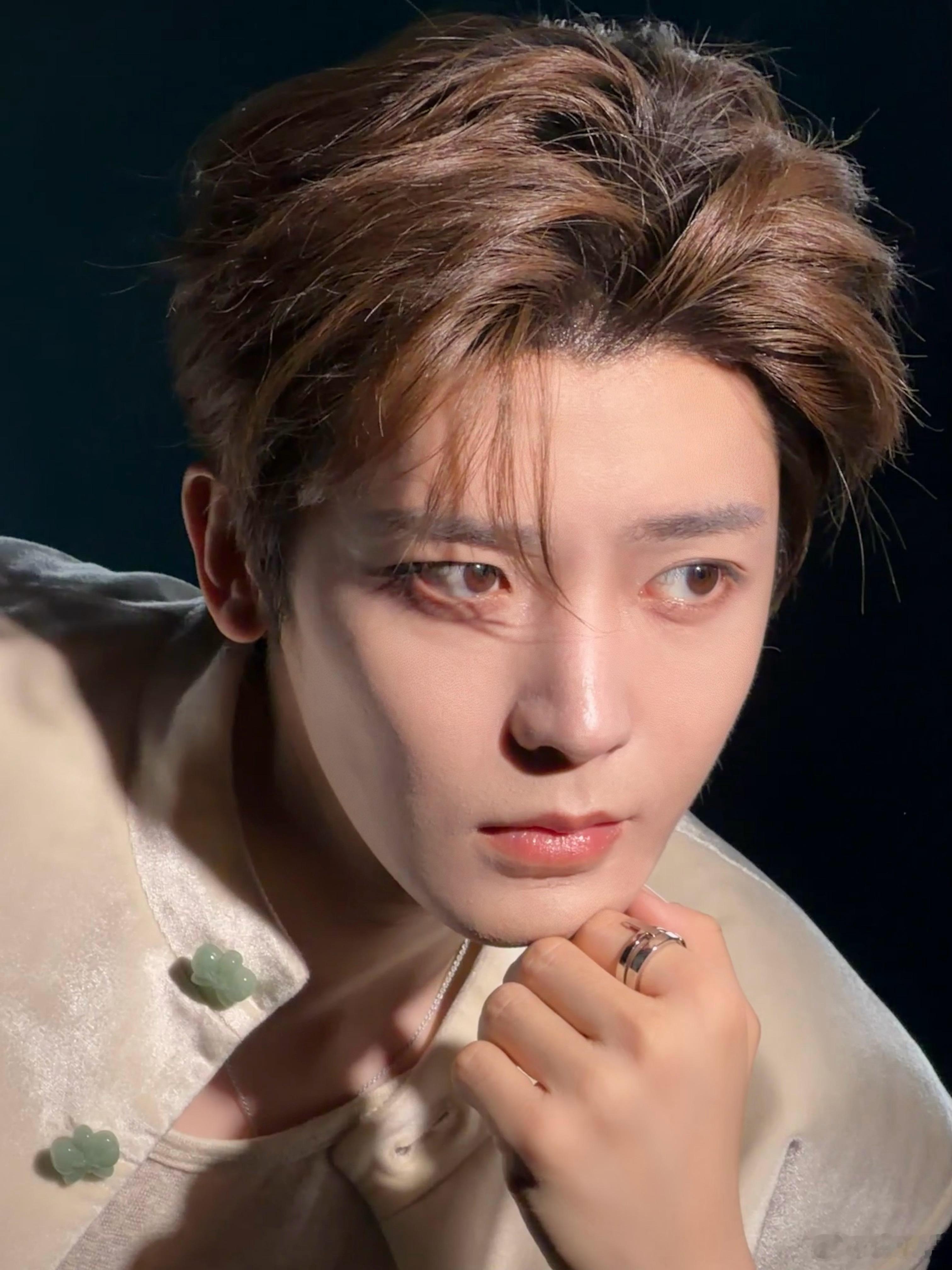 侯明昊直播侯明昊去哪了 谁还没看侯明昊直播！互动超甜福利超多，这宠粉行为真的太戳