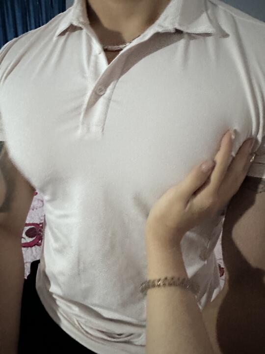 喜欢宽肩窄腰的男妈妈真不是我的错！！ 这是一种浑然天成的品味，是一种返...