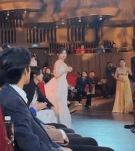 辛芷蕾xzl满足我对笨蛋女友的一些幻想 ​​​