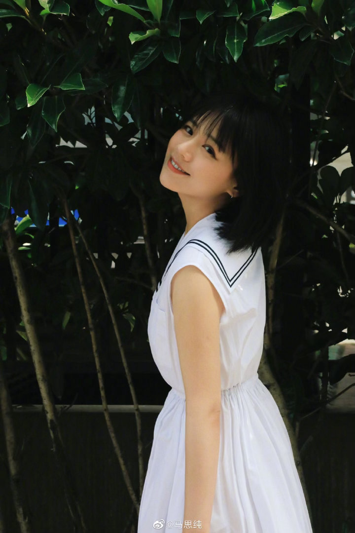 不是你好别人就有责任对你好 银幕外的马思纯被光照亮，银幕上的李东玉照亮别人，这场