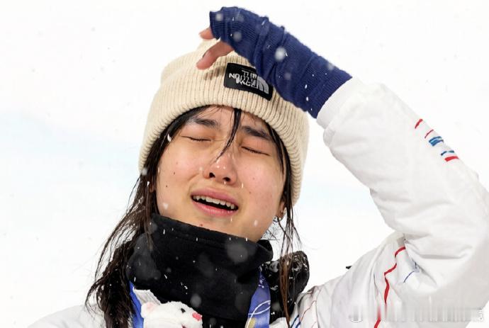 韩国转播商切走画面错过冬奥首金 哈哈哈哈哈哈哈哈哈哈哈哈哈过于幽默了小韩 