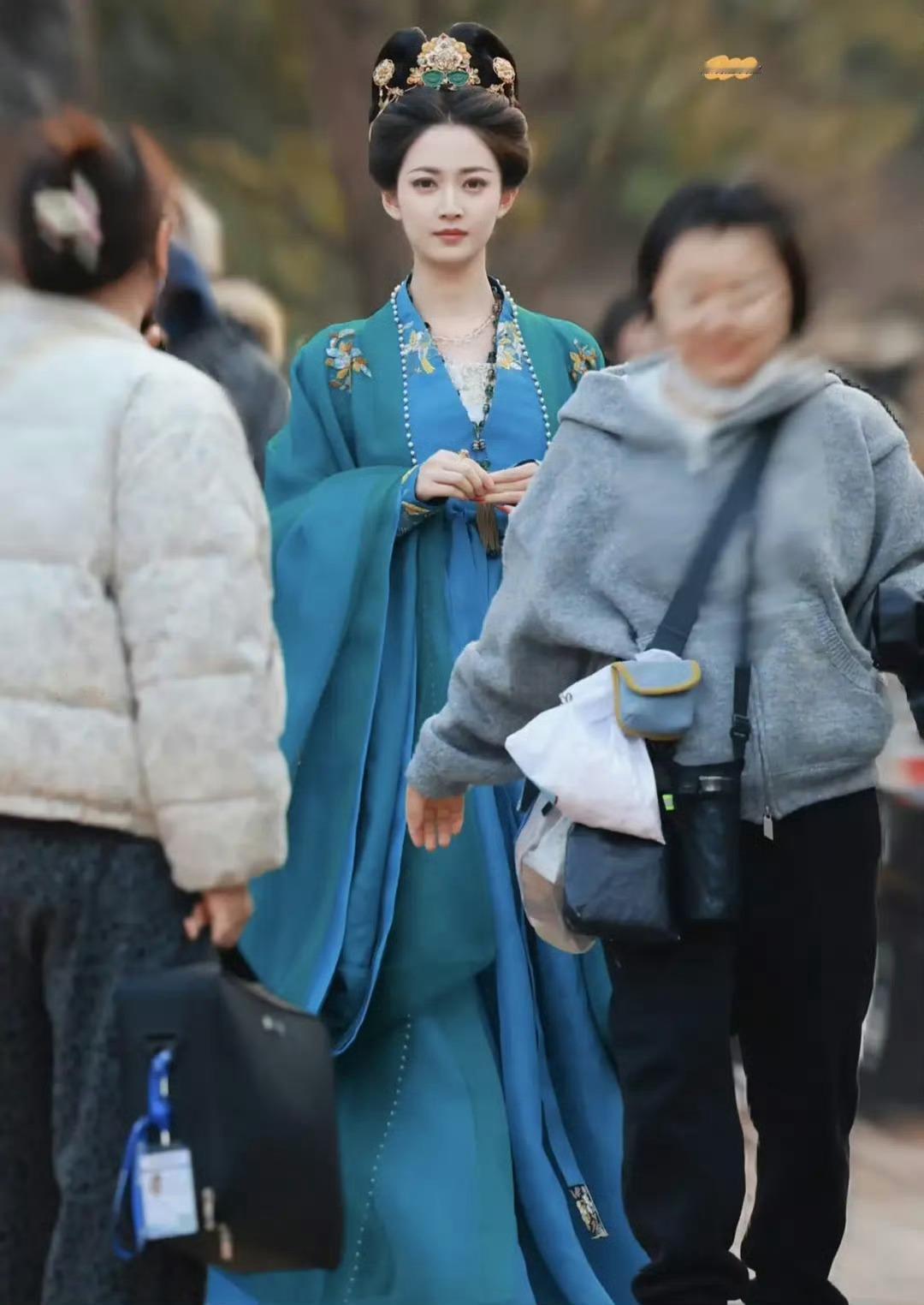 陈钰琪这个剧终于有让人眼前一亮的妆造了 