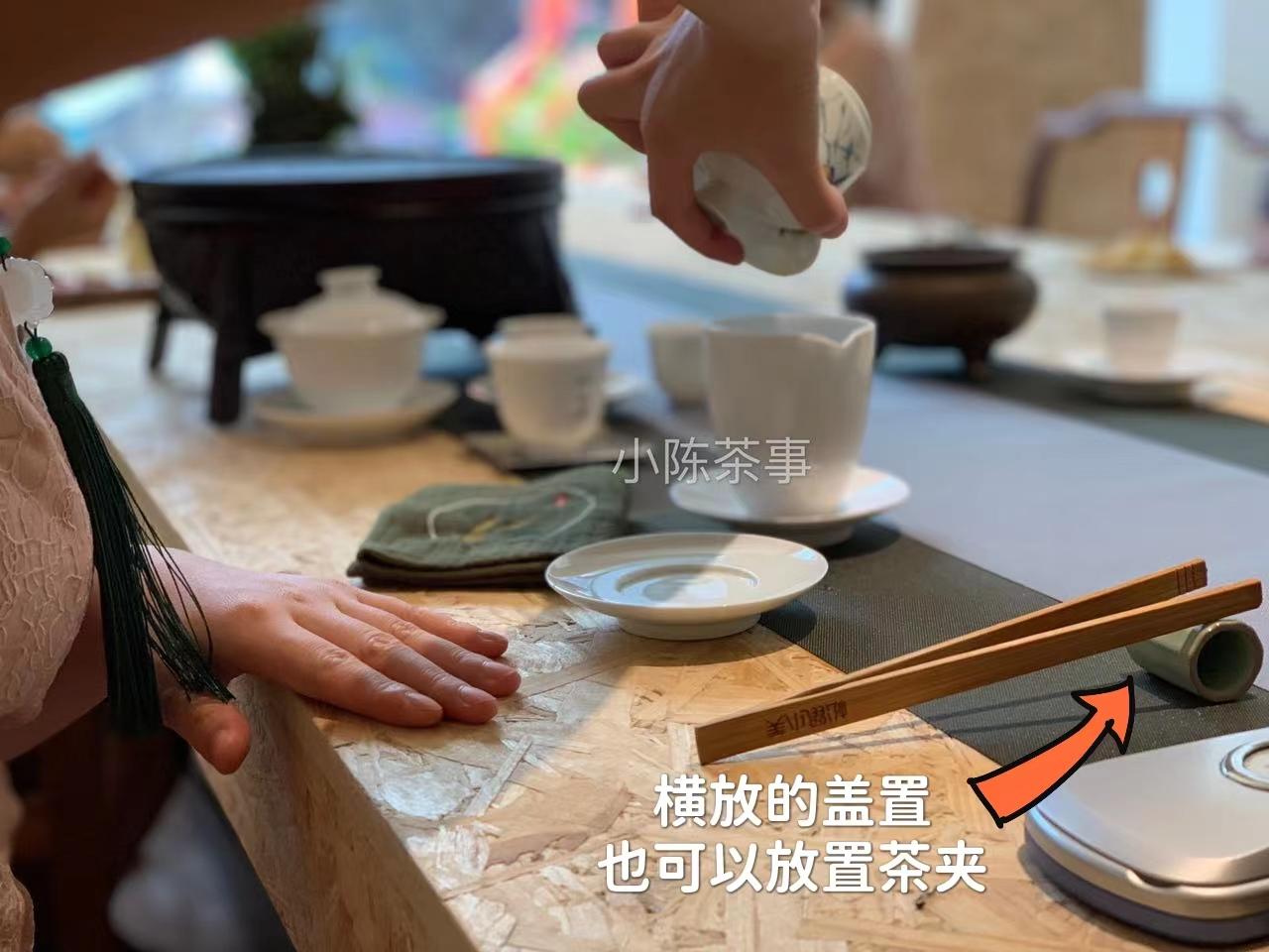 为什么现在泡茶都不用盖置了？
因为喝茶观念变了！
在清香型铁观音红遍全国的时期，