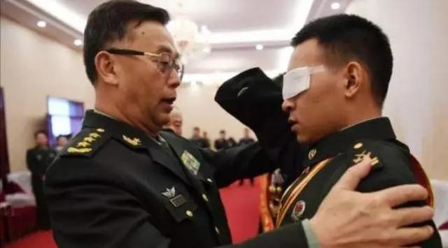 相比于“比惨”式宣传，我们更需要的是务实干事。

过去几十年中，“妻子生产不去看