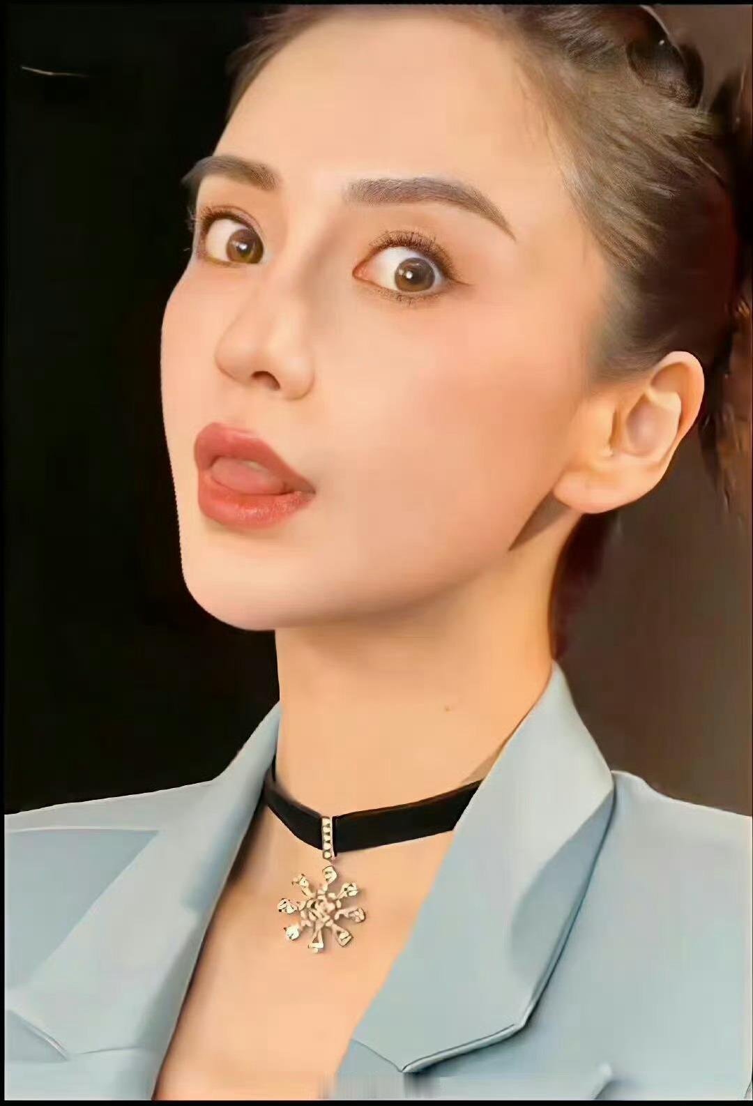 杨颖这表情是要干啥呢？ 