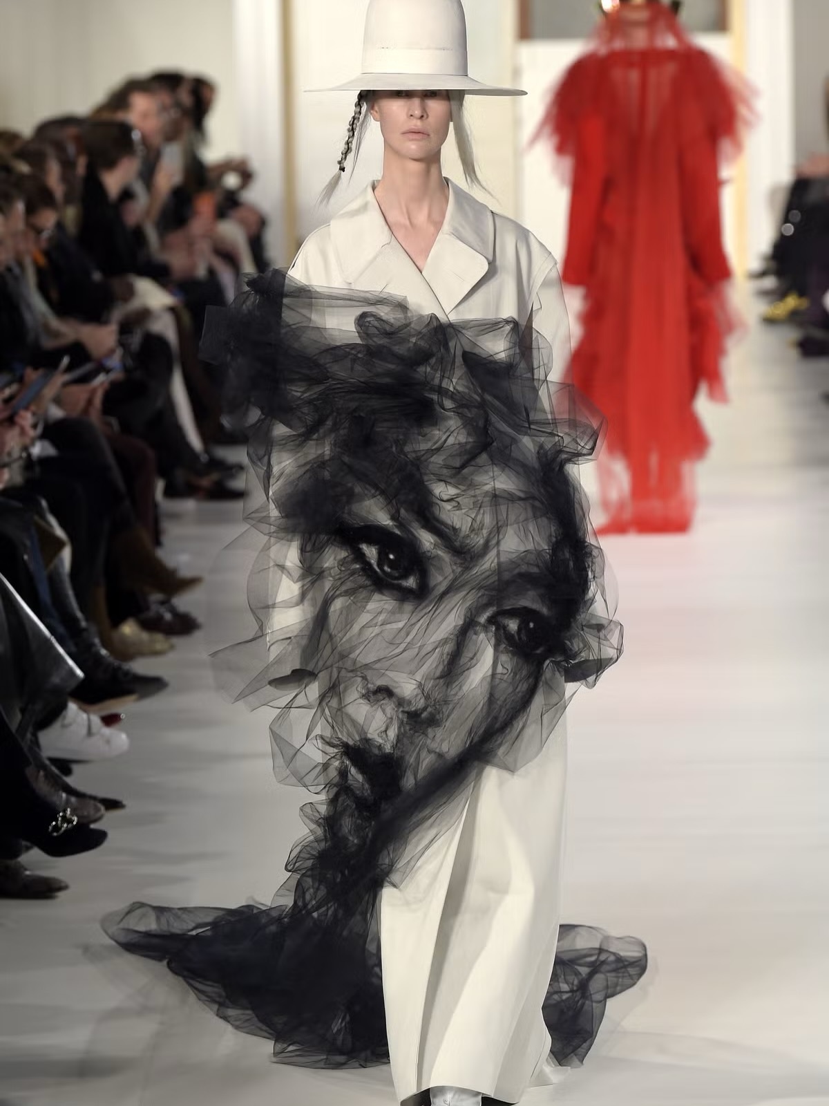 传奇盖章，VOGUE公布2027 Mat Gala的展览主题为：John Gal
