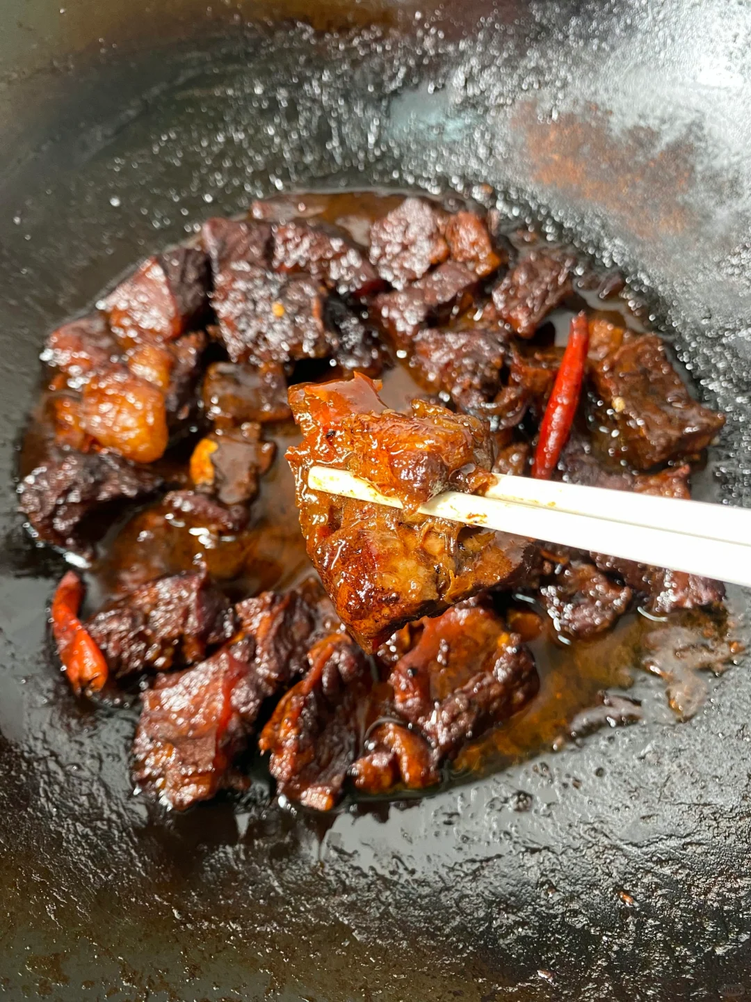 下雨天炫盘红烧肋条，汤汁拌饭香飞了！！