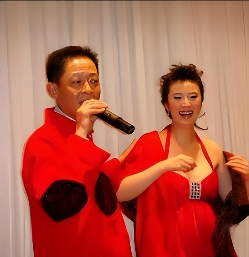 [微风]2008年，身家五亿的女老板陈坚红看上了王志文，直接放话："我五个亿，一