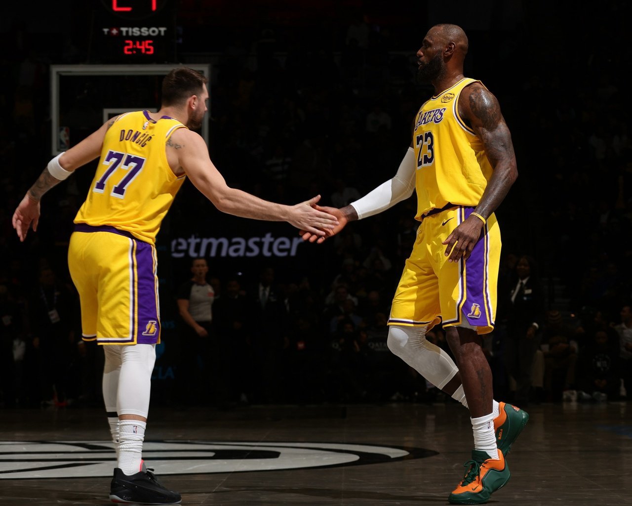 麦迪：湖人是一支争冠球队？东契奇：是！有我和詹姆斯一切皆有可能！ 