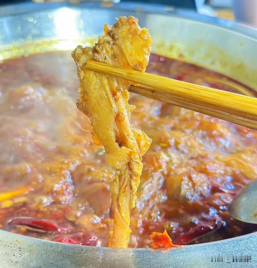 我这个鲜毛肚火锅🍲
看着正宗吗？
客观的说