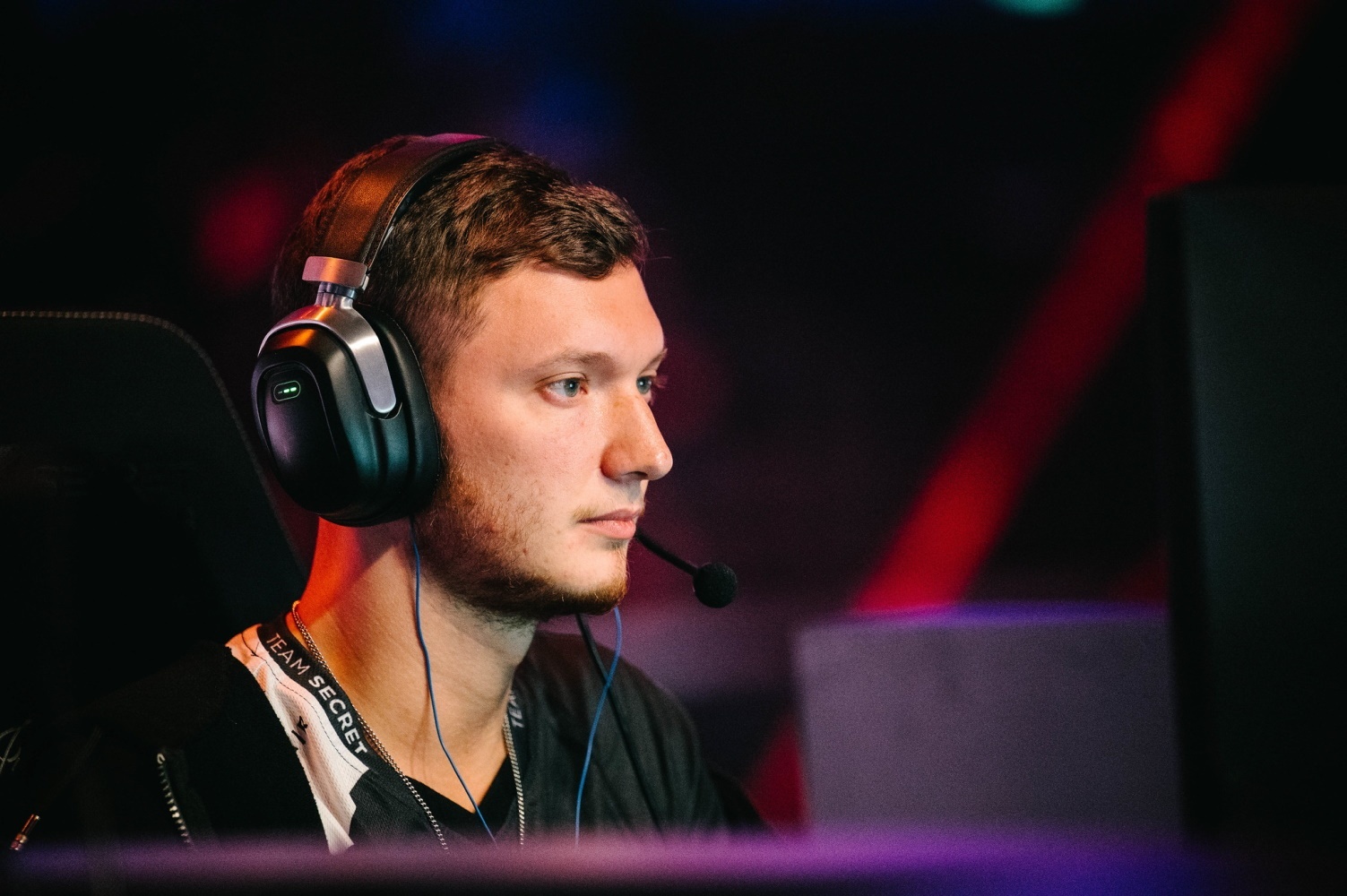 #DOTA2# Resolut1on 和 LenaGol0vach 吵上了！这瓜
