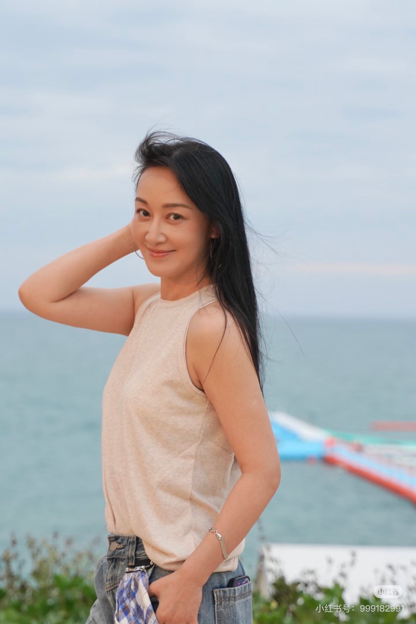 赵子琪以为机场粉丝是经纪人雇的赵子琪刚知道什么叫饭撒赵子琪也太可爱了吧，这次浪姐