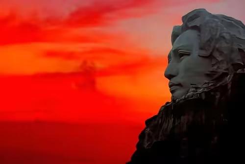 美国如今确实是全球公认的超级大国，在经济、军事等诸多领域都占据着顶尖位置，堪称当