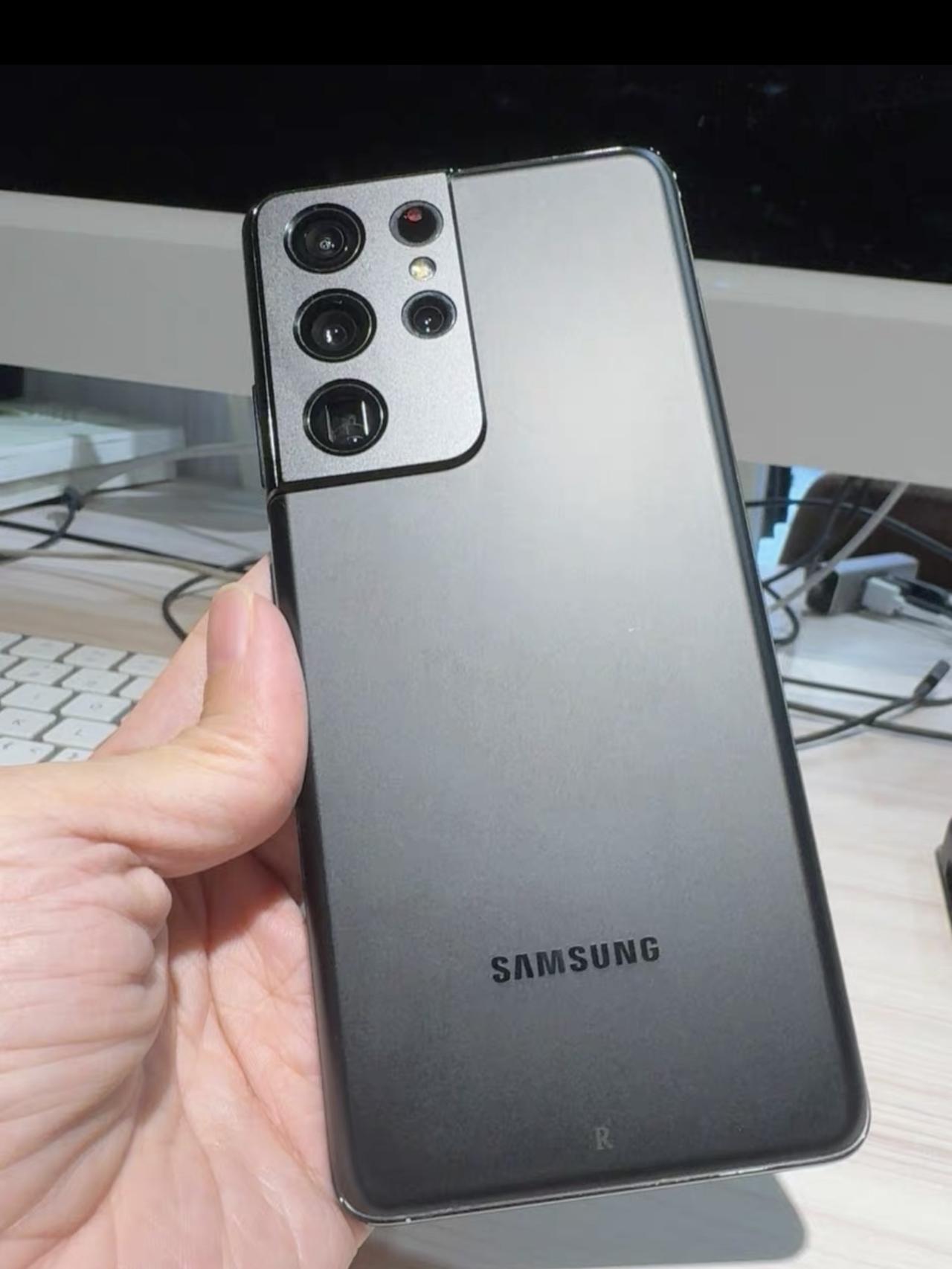 当年争议最大的一款三星机型吧？S21 Ultra[机智]2026年还在用三星S2
