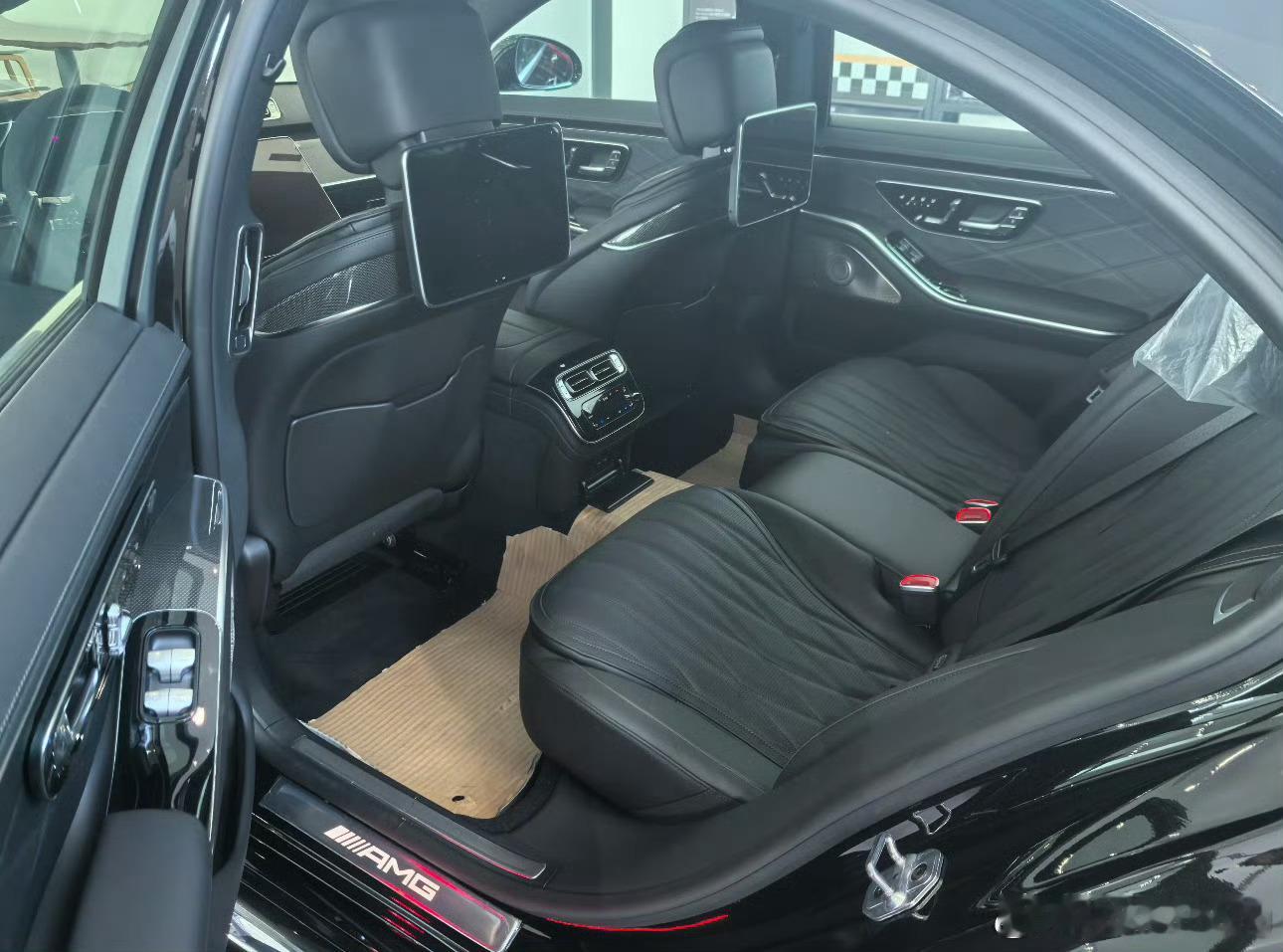 奔驰S63 AMG 黑车黑内  【厂家拍卖车】标价2638000元选装32300