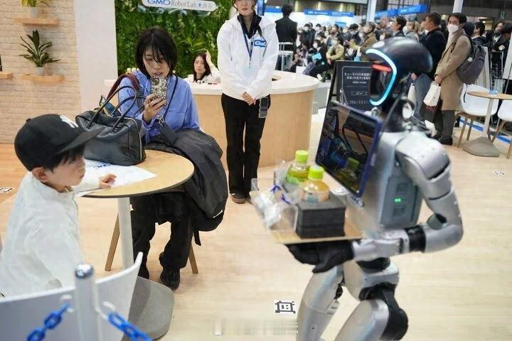 [浮云]日本传来消息！

4月29日新华社称，日本羽田机场5月要全面启用人形机器