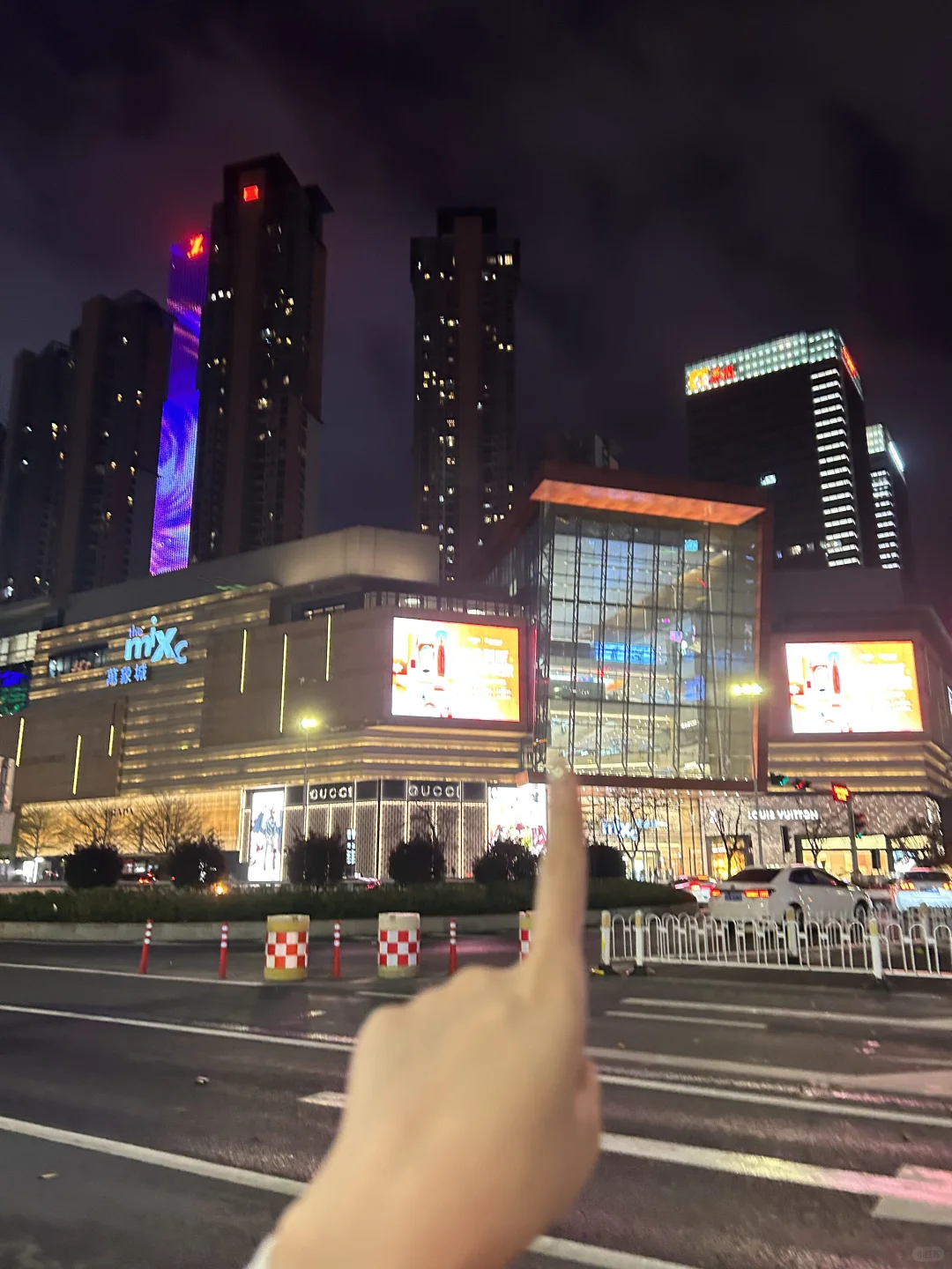 南宁万象城！免费停车8小时！没人空手走出来！