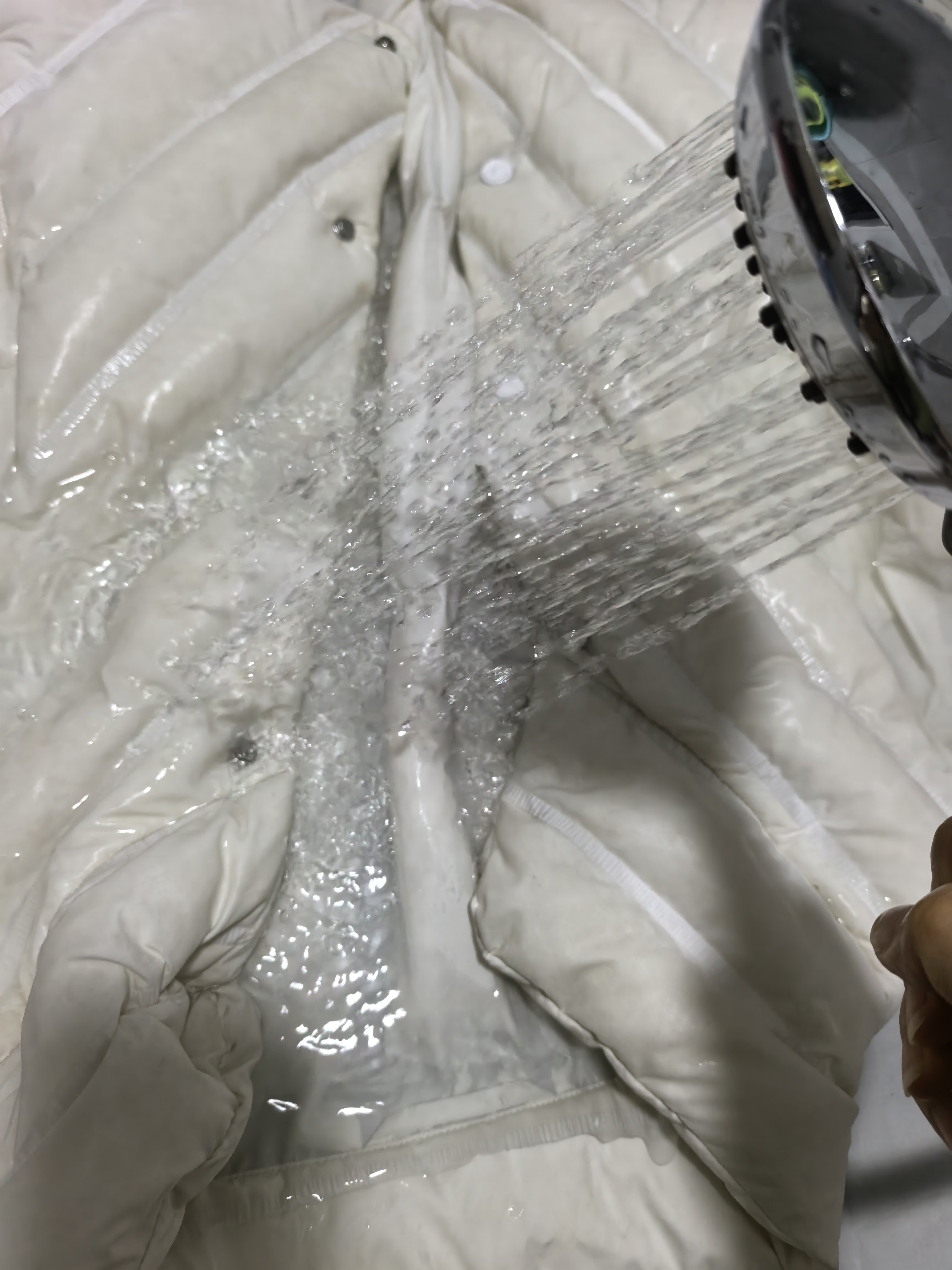 只有不停的做事填满脑子……才不会想那些糟心的事……