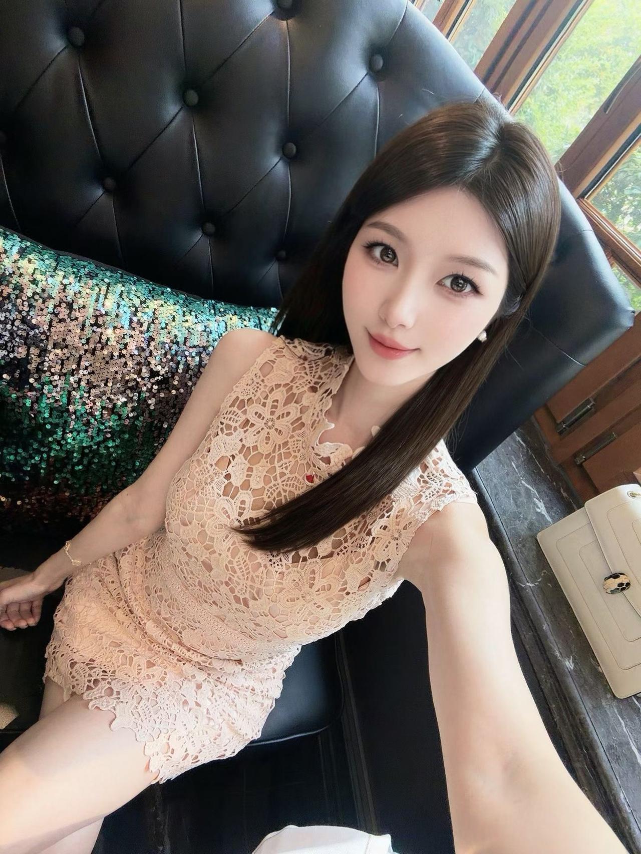 瑜伽美女捕鱼过生日