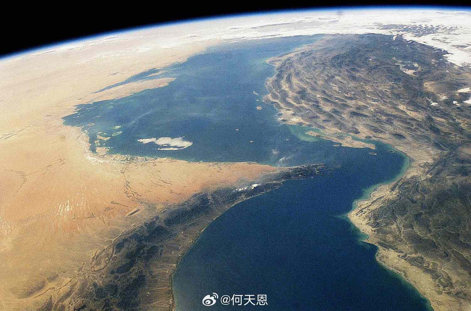 最新消息：自美国和以色列对伊朗发动袭击以来，霍尔木兹海峡的油轮运输量已下降了 9