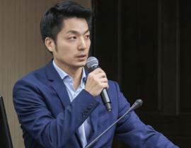 台北市市长蒋万安曾宣称，如果大陆继续在台海进行军机绕台和军演的话，他就要停掉双城