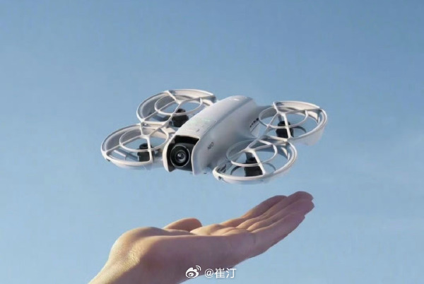 无人机的制作已经进展到这么高的水平了！一款超轻无人机面世，随身携带方便，飞行性能