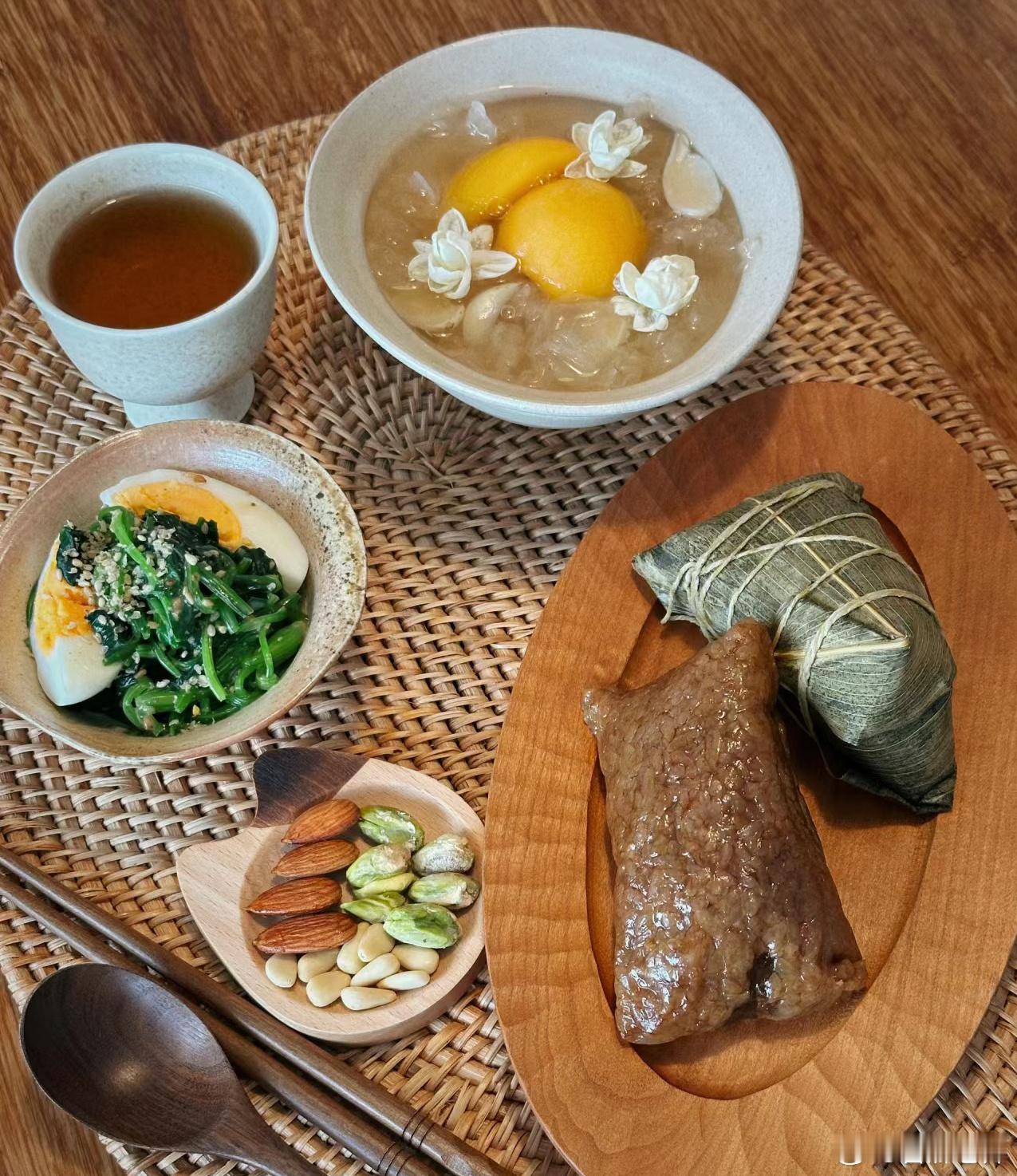 春水煮茶，夏雨裹粽🍃愿我家姑娘们 安康顺遂，好事接粽来。#端午##端午节##端