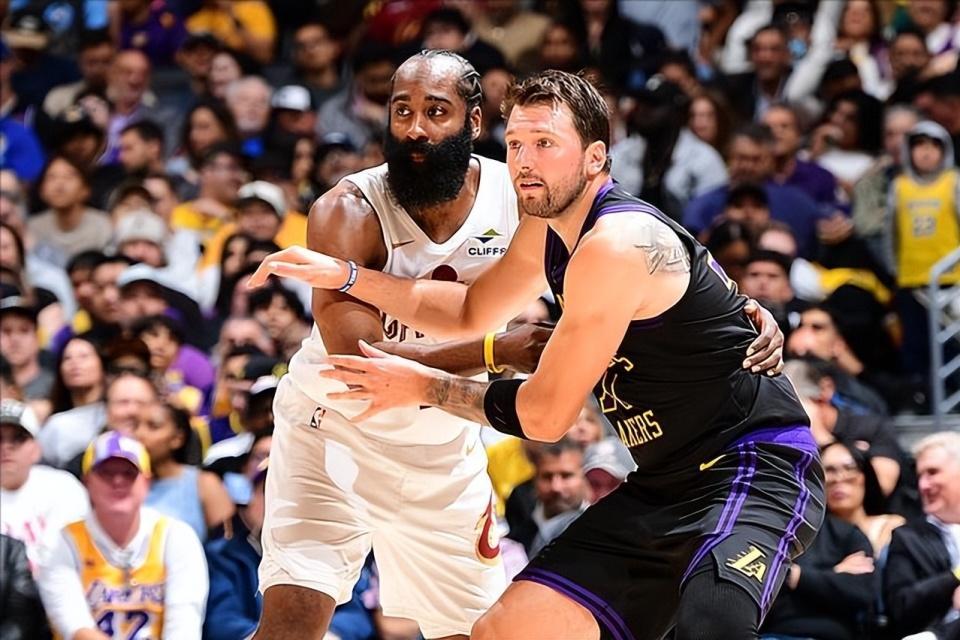 无所谓了，反正无缘附加赛了，季后赛碰到谁也是一轮游，就这样吧。雷迪克真该死，还不