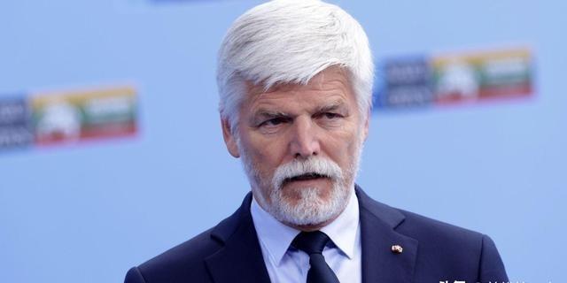 慕尼黑炸锅了！曾经跳得最高的捷克，这次跪得最快。一句“坚定奉行一个中国”，直接把