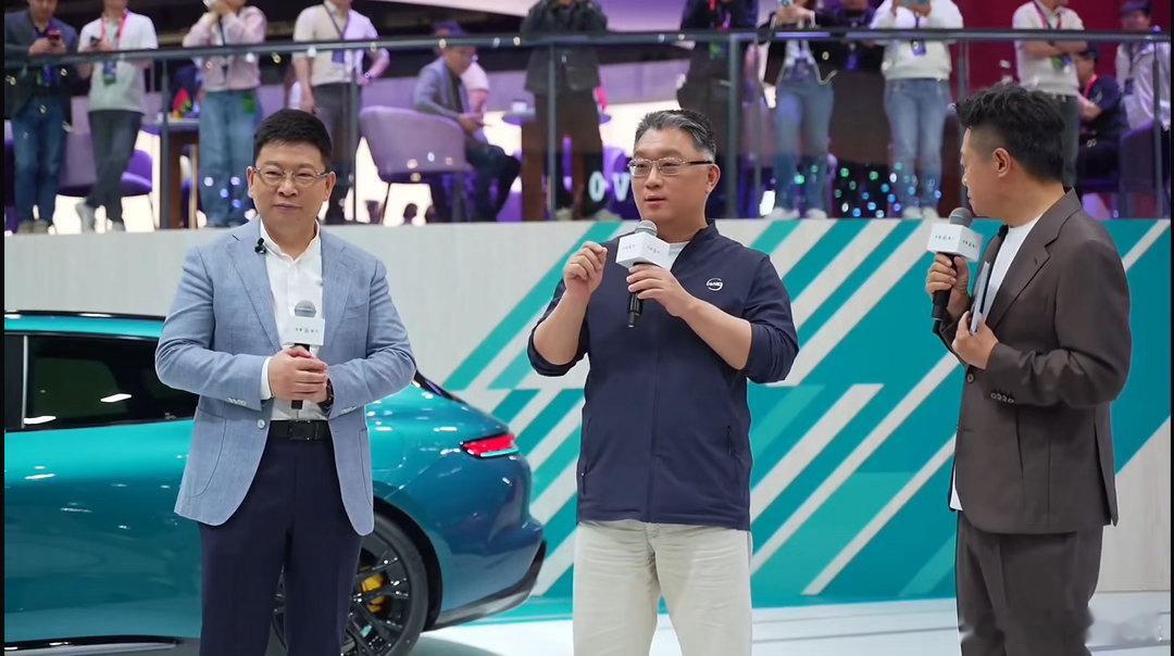 北京车展重磅亮相！肖战同款尚界Z7展出，晚山新绿雅致高级，氛围感直接拉满。完美诠