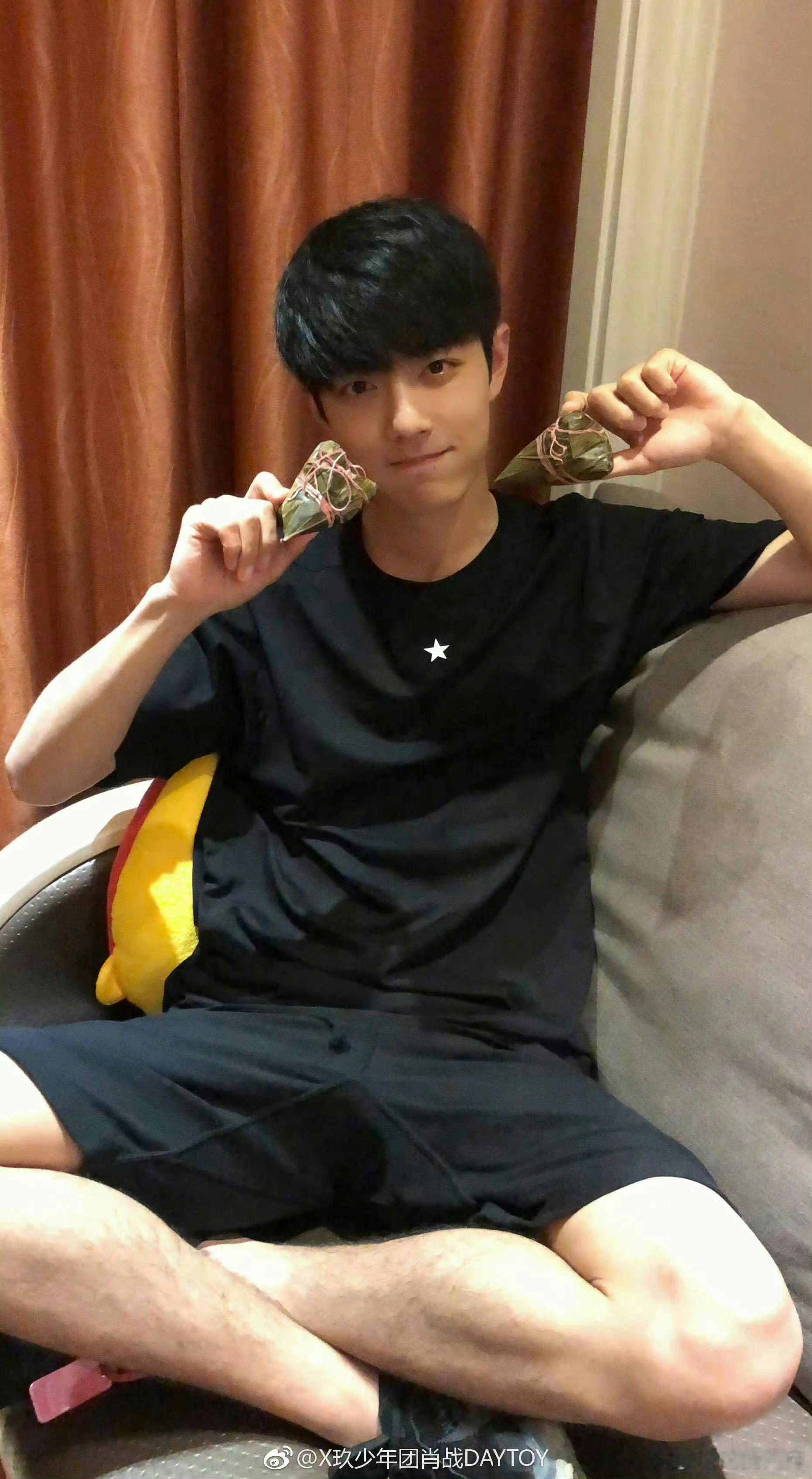 给各位介绍下我男朋友。 