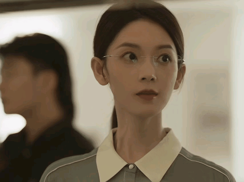 《玫瑰的故事》看了几集，发现刘亦菲虽美但比起这几位女演员还是不够眼前一亮！
1、