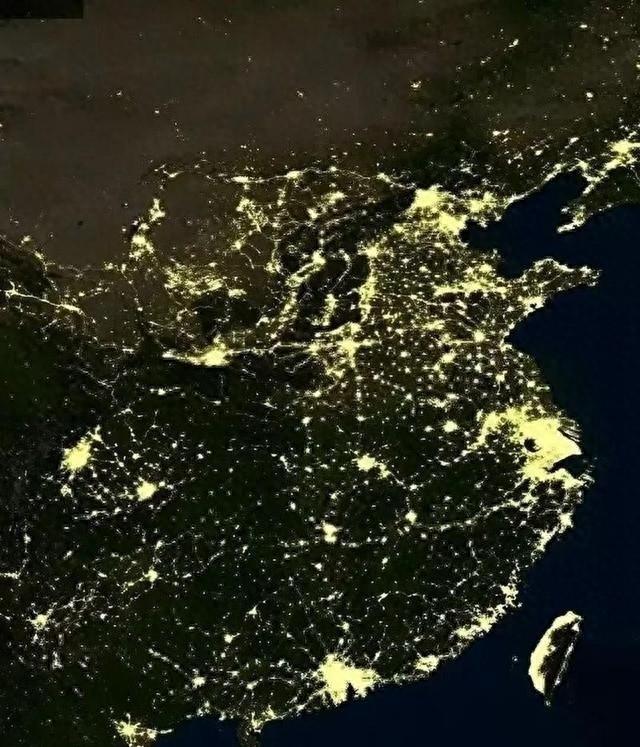 美论坛：如果中国发电量真的世界第一，为什么夜晚没有印度亮？

NASA的那张夜间