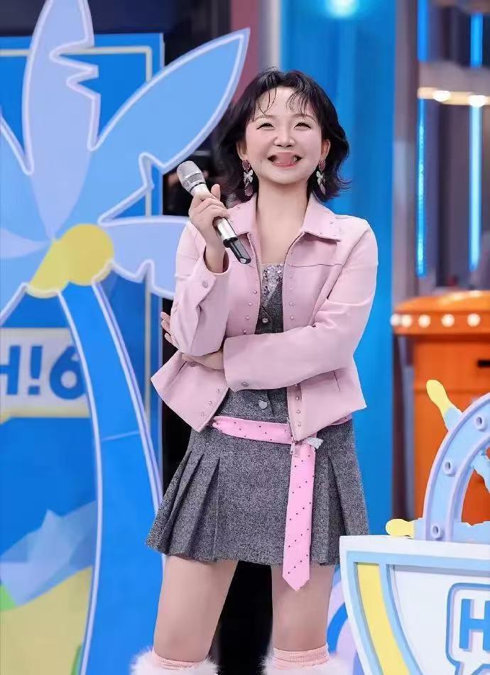辣目洋子也减肥成功啦？？？ ​​​