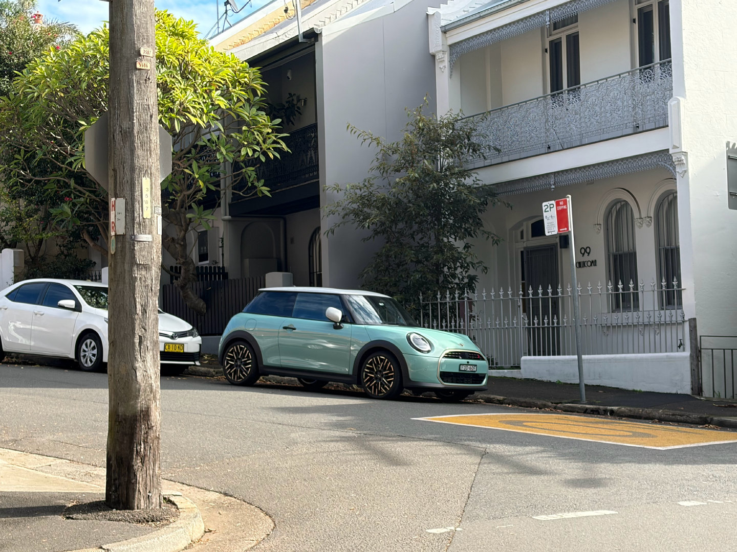 比亚迪多到不想拍…… 