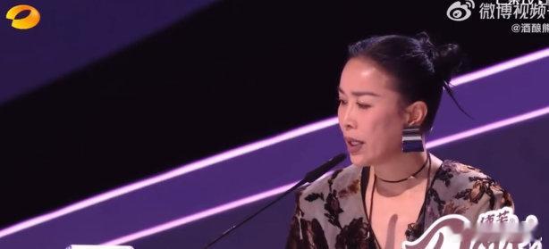 声鸣远扬后台直击，张卓尔舞台风采出众，那英老师的咬字建议超实用 