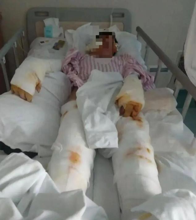 “丧心病狂！”7月21日中国江西网报道，广东一名男子搭顺风车看上女司机，疯狂对对