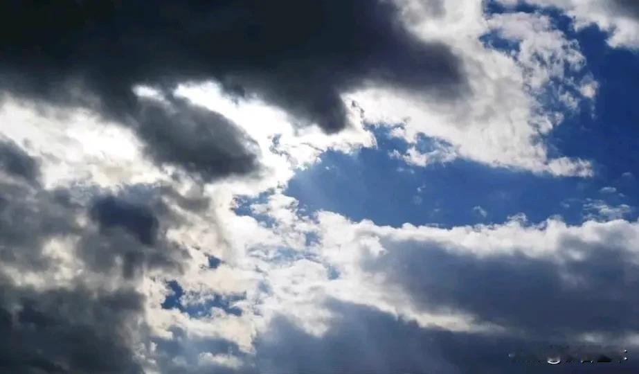 一个正常的市场完全就是经济的晴雨表，当贸易战危机暂时缓和，美股昨夜大涨，今天全球