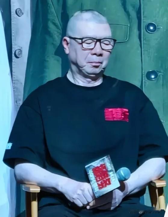 怎么用一句话形容冯小刚小钢炮喷怼四方，曾经无限风光；冯裤子舆论反噬，如今已失票房