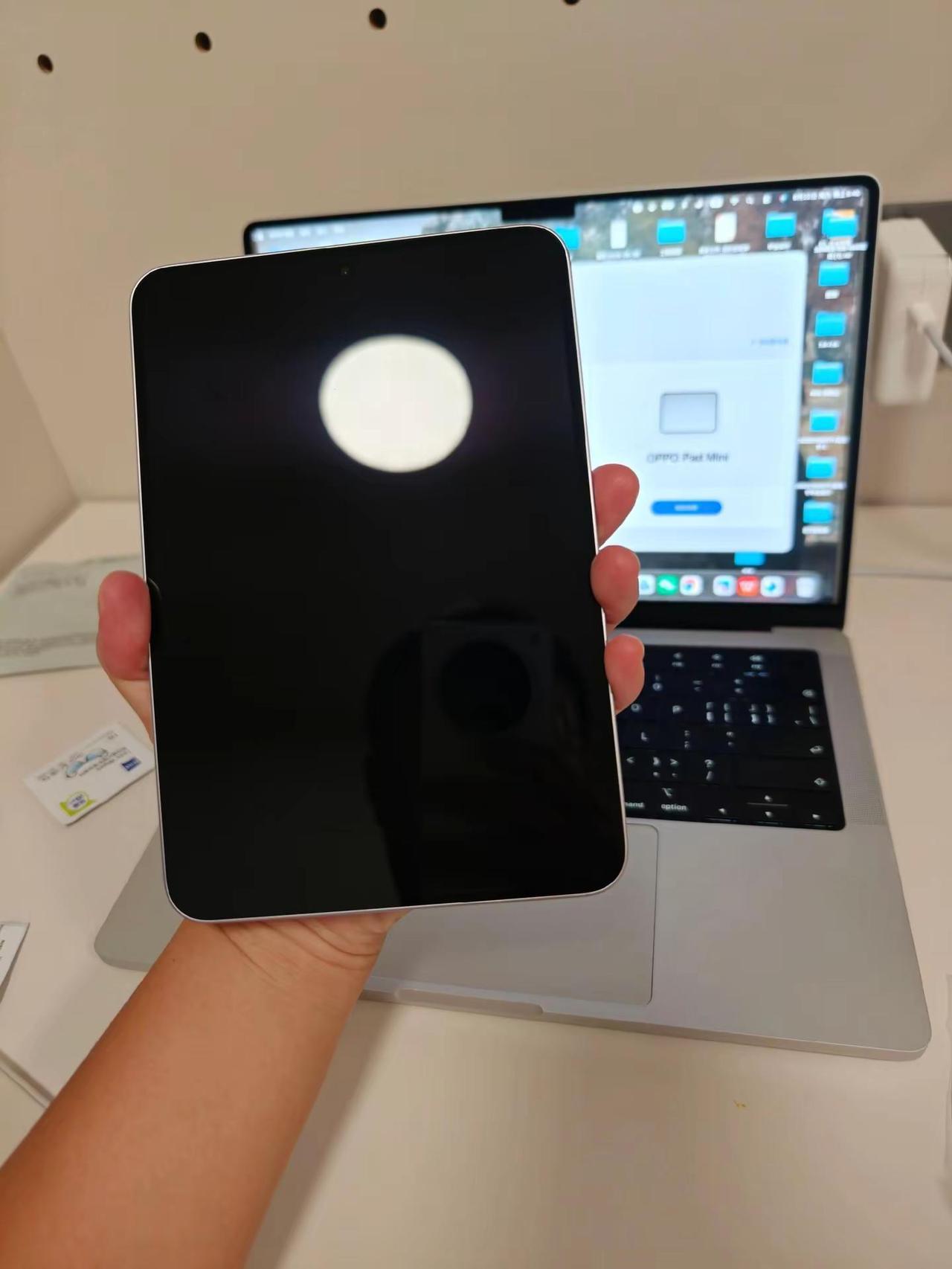OPPO Pad Mini还是入手了。【屏幕】是ltps，观感也挺不错，支持b站