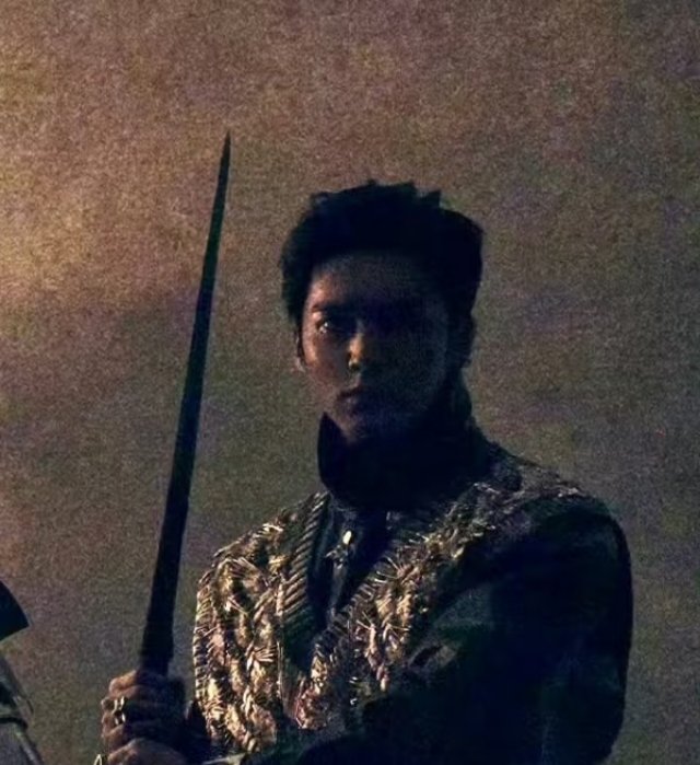 芭莎你怎么把我们小脸精致的牧驰爆改魔山了？不过我好喜欢，壮士驰哈哈 陈牧驰[超话