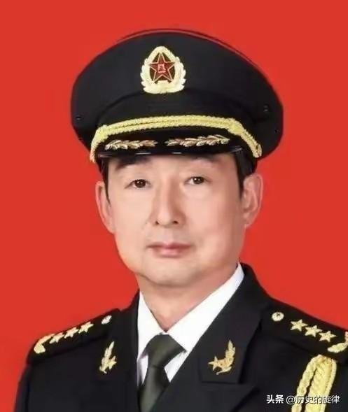 1963年怪事！学霸考哈军工超线30多分，政审直接淘汰，张爱萍怒拍桌子问责
 
